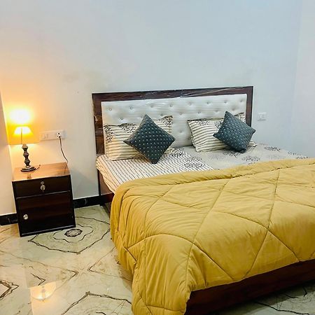 Amrita Residency Villa Benares Buitenkant foto